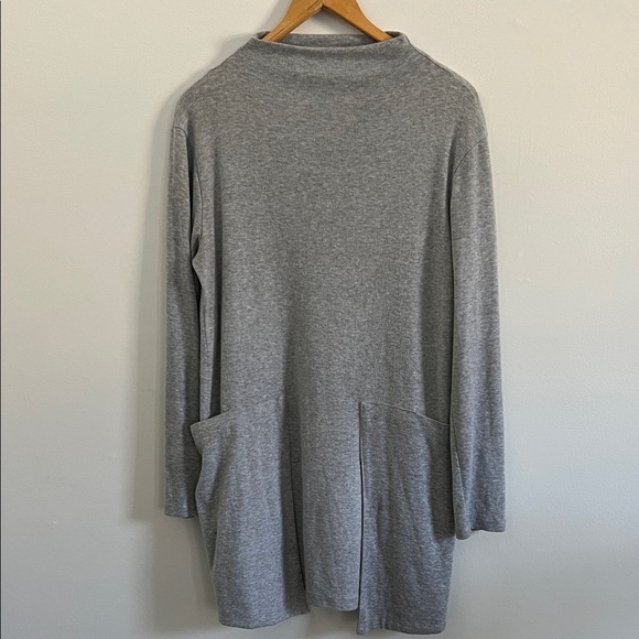 Gray Long Sleeve Cardigan with Pockets - Picture 2 of 4